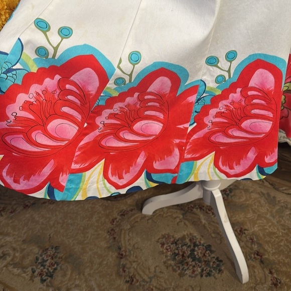 Flirty Floral Sleeveless White Gore Skirt Dress 60’s Inspired - Picture 3 of 10